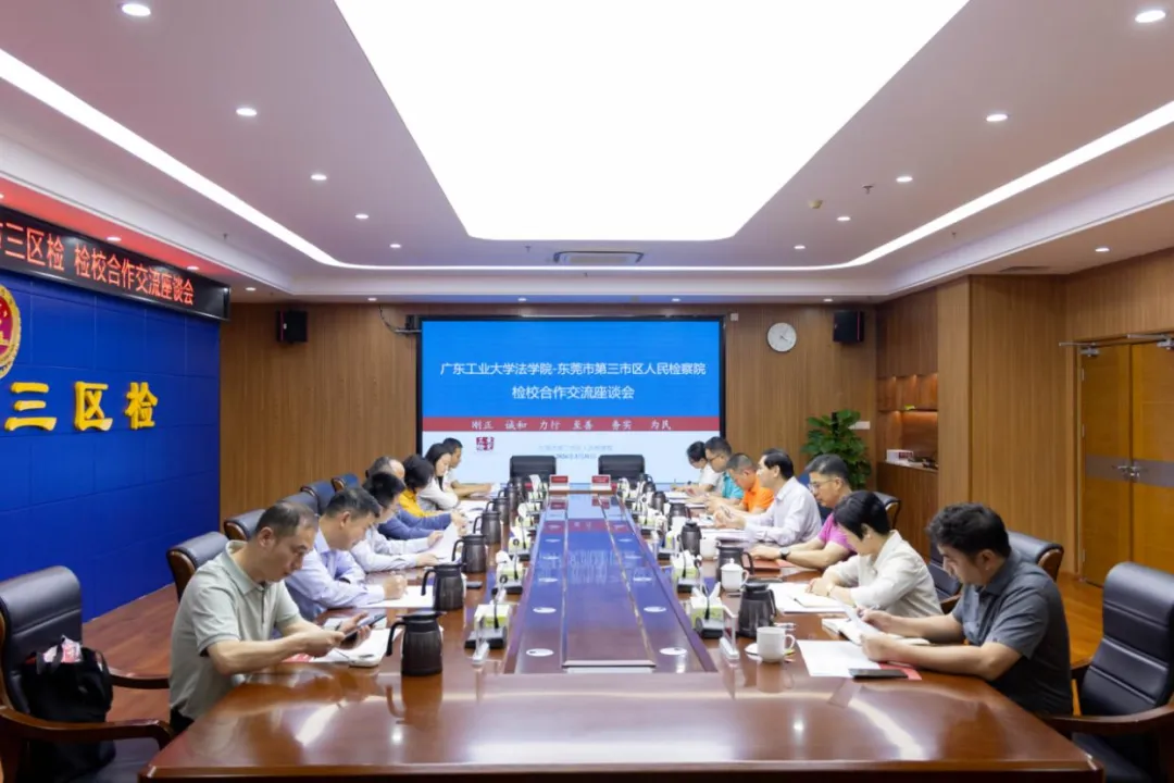 <CMSPRO_DOCUMENT FIELD='title' AUTOLINK='false'>标题</CMSPRO_DOCUMENT>